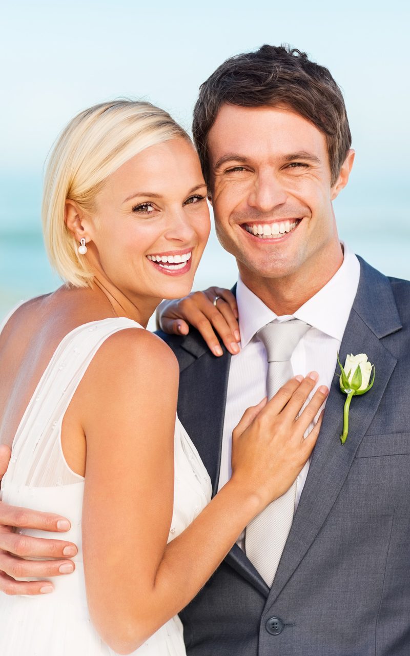 Brautpaar-gluecklich-Portrait-01-edited-1