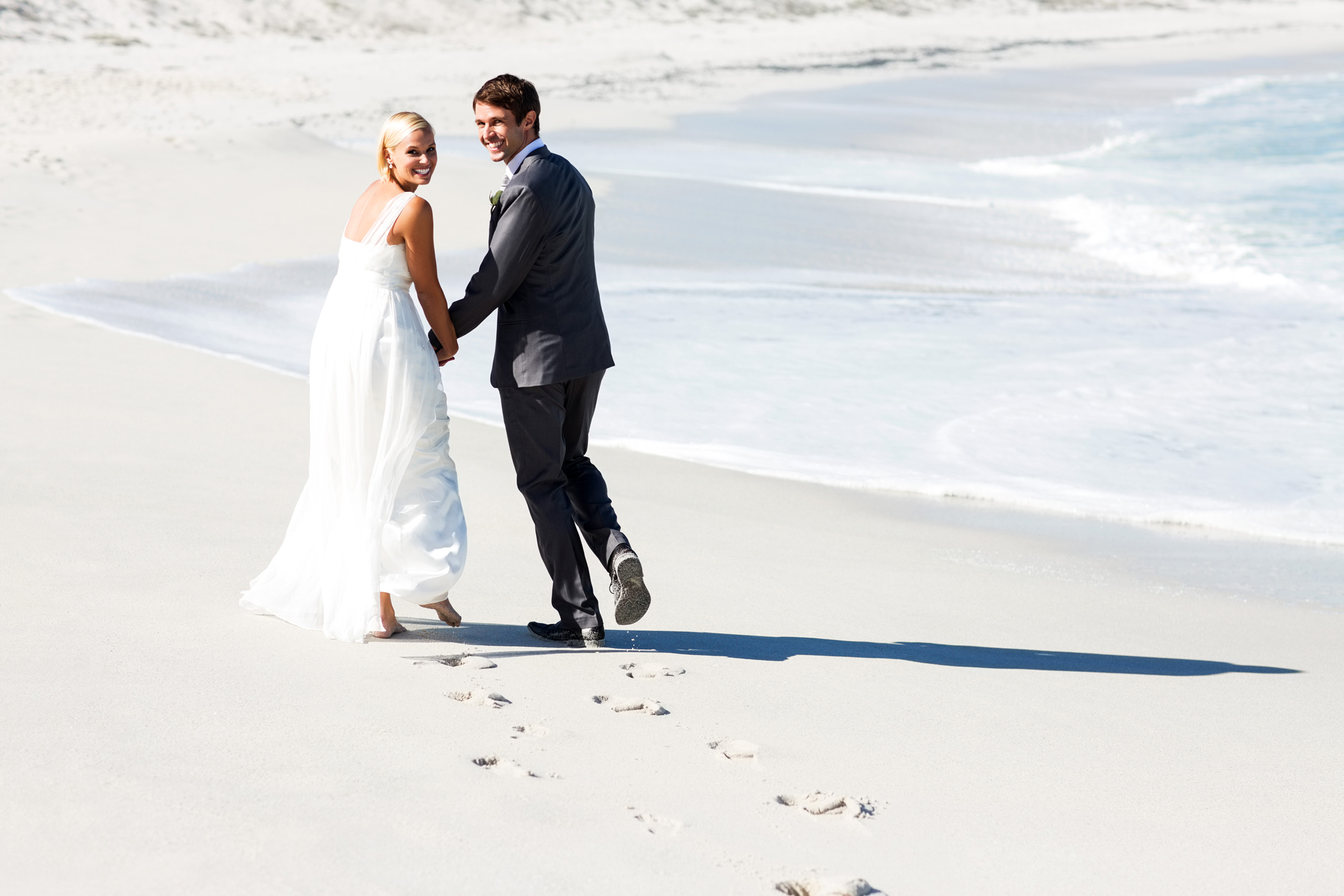 Hochzeitspaar-am-Strand-01